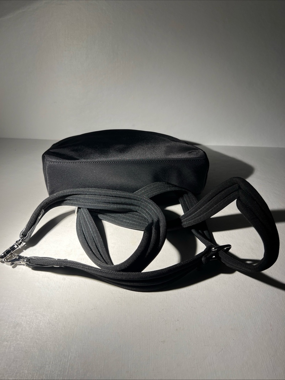 LO & SONS Nouvelle Crossbody Bag Black Nylon Adjustable Strap Lightweight - Picture 13 of 16